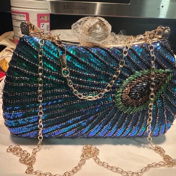 Stunning BRAND NEW NEVER USED Peacock Sequin Cocktail Purse! - Picture 1 of 16